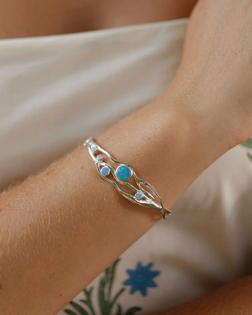 gw bng 001 wave bangle blue opals model wrist 2