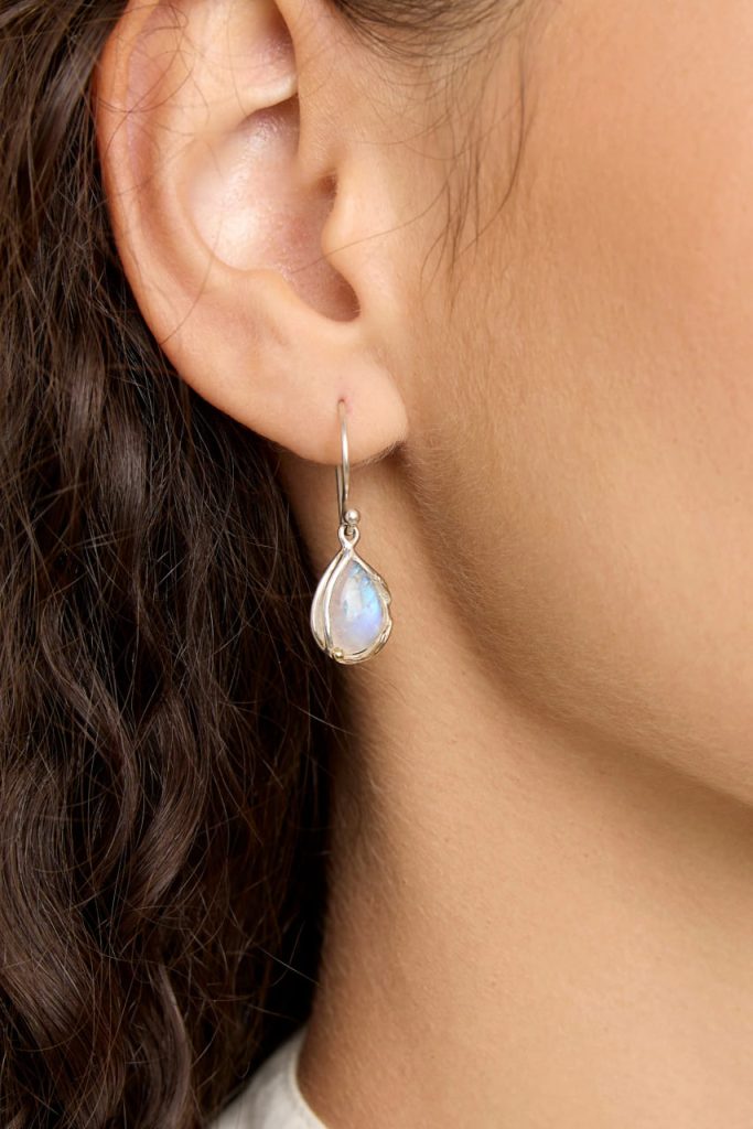 gw ear 002 teardrop earrings rainbow moonstone model detail