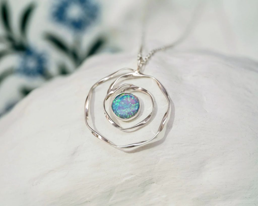gw pnd 001 spiral pendant blue opal styled cushion