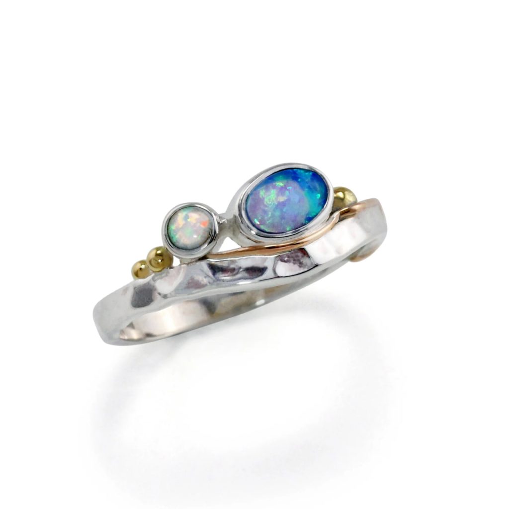 gw rng 003 hammered ring blue white opal detail white
