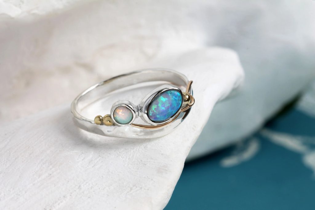 gw rng 003 hammered ring blue white opal styled stone